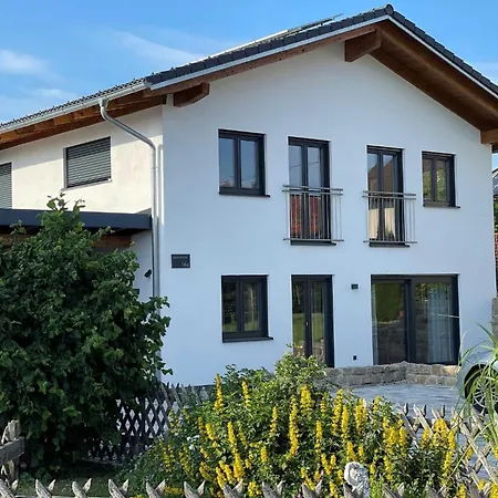 - Beim Gartner Apartment Matzing